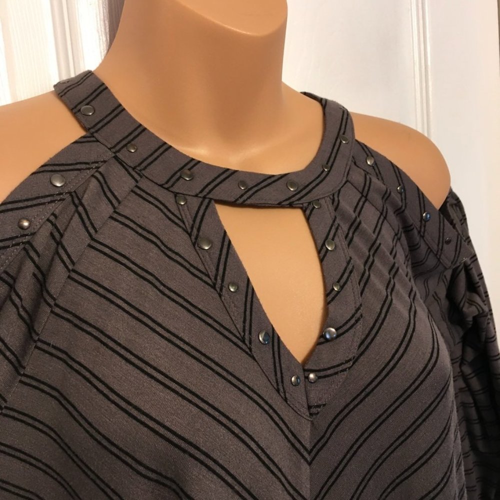 Maurices Cold Shoulder Top - Picture 3 of 6